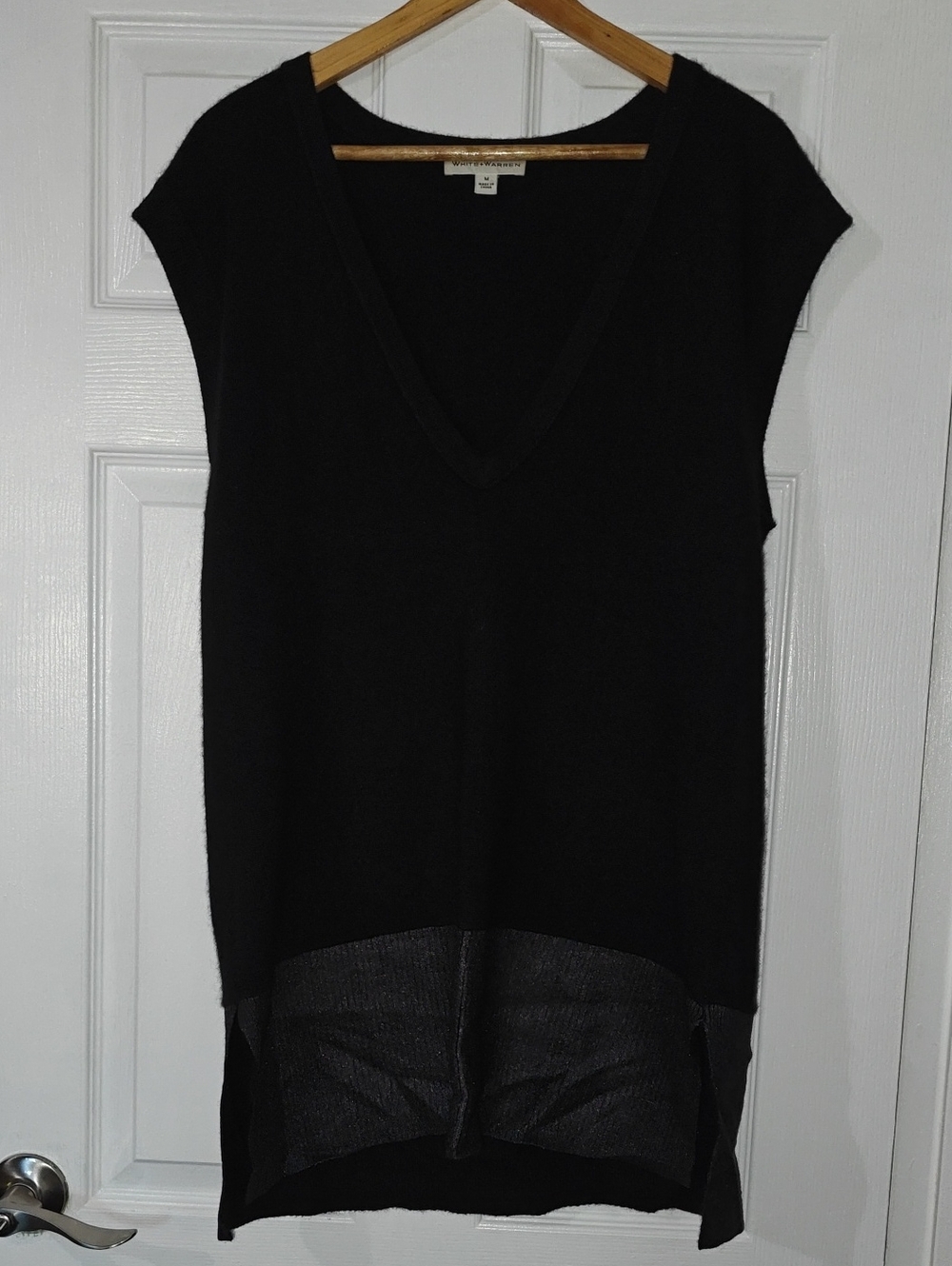 Black V-Neck Sleeveless Cashmere Tunic